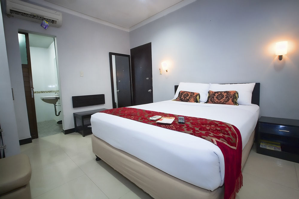 Hotel Celebes Makassar Extérieur photo